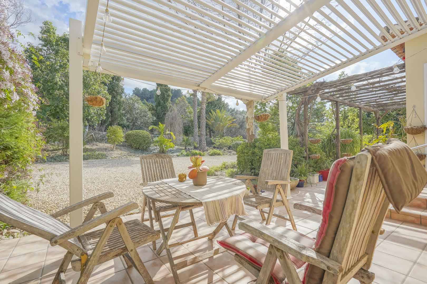 Exclusiva villa en venta con preciosas vistas al mar y a la montaña