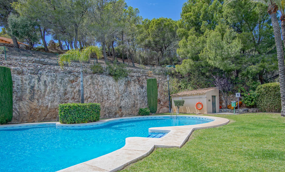 Gezellig herenhuis met uitzicht op zee te koop in Altea Hills